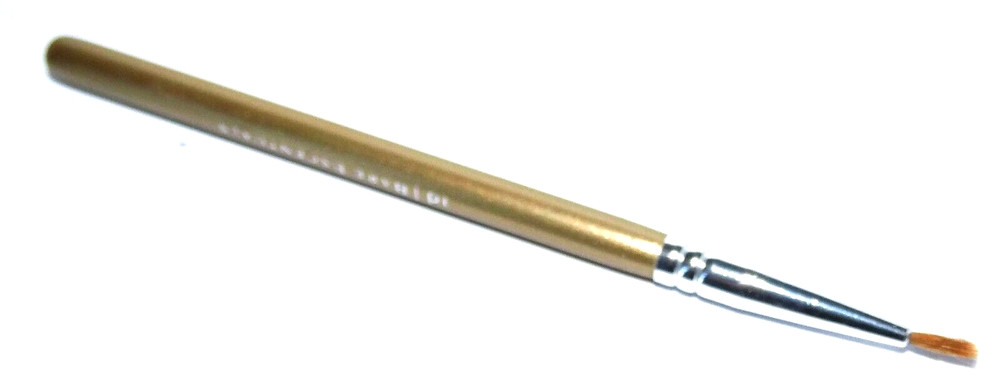 ID BARE ESSENTIALS Eyeliner Brush