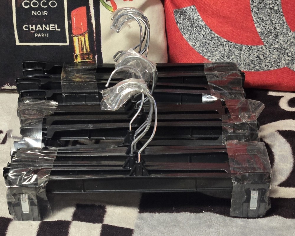 BUNDLE BLACK CLOTHES HANGERS WITH CLIP 45PC