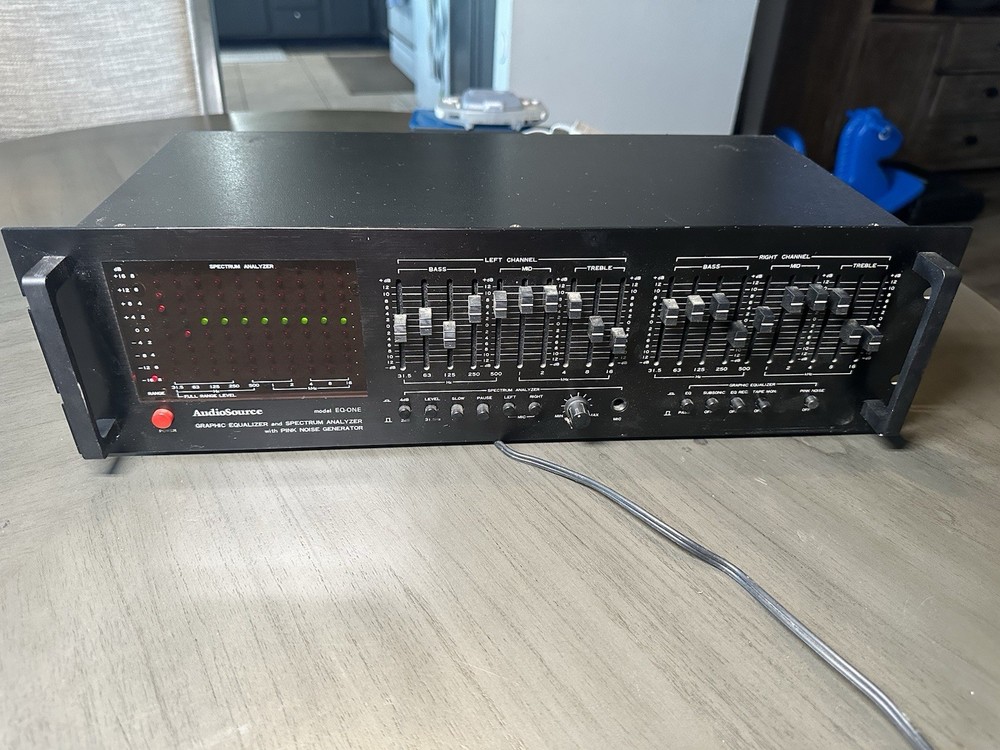 AUDIOSOURCE EQ-ONE EQUALIZER SPECTRUM ANALYZER & PINK NOISE GENERATOR