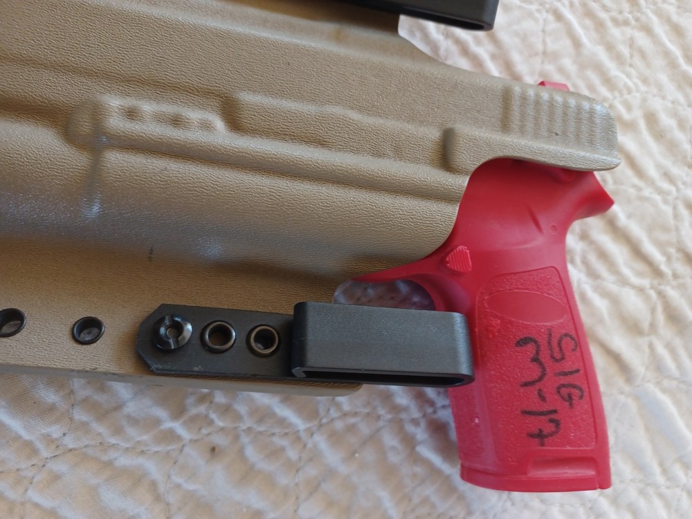 USGI Unmarked Flat Duty Belt Holster VG