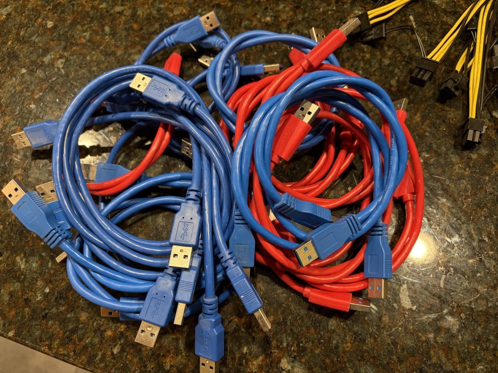 Lot Cryptocurrency GPU Risers + Adapters