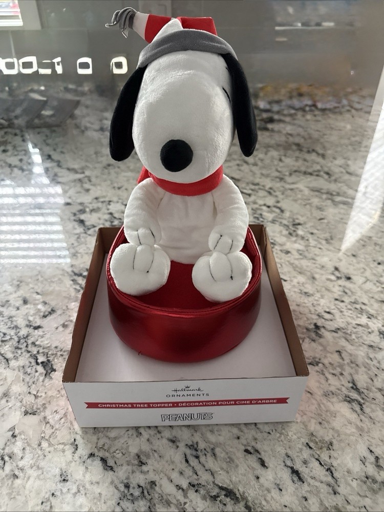 New 2024 Hallmark Peanuts Snoopy Tree Topper
