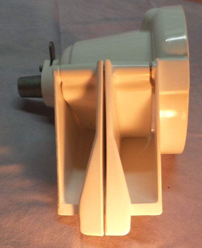 KitchenAid Rotor Slicer/Shredder Attachment, model RVS-A (READ DESCRIPTION)