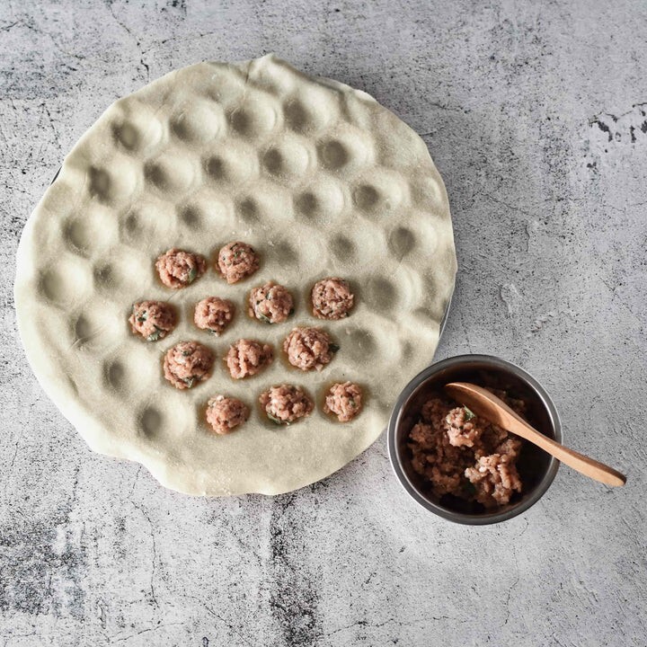 METAL DUMPLING MAKER (MOLD FOR PREPARING DUMPLINGS)