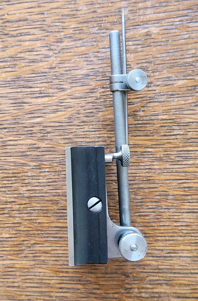 Starrett No. 56A Toolmakers' Universal Surface Gage w/4" Spindle & 3" Scriber