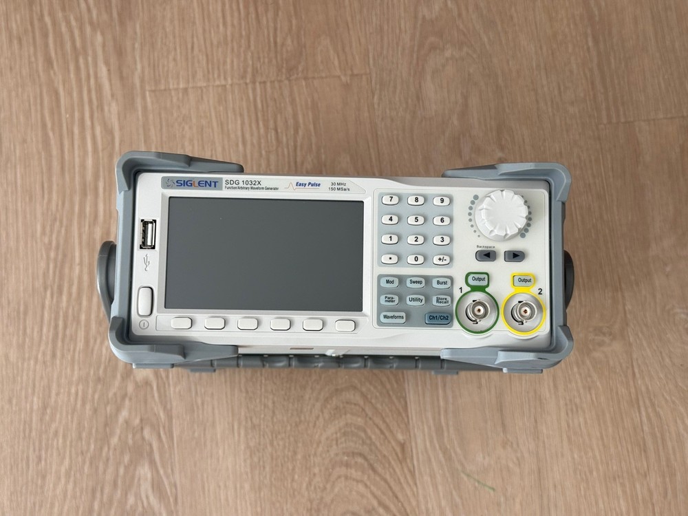 Siglent SDG1032X Arbitrary Waveform Function Generator - NEW condition