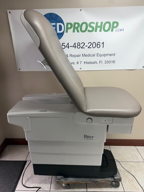 Midmark Ritter 224 Exam Table