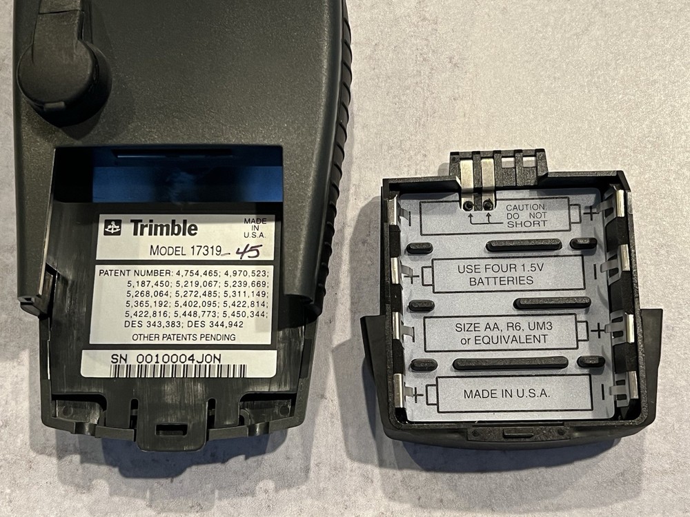 TRIMBLE NAVIGATION SCOUT MASTER GPS 17319 POWERS ON