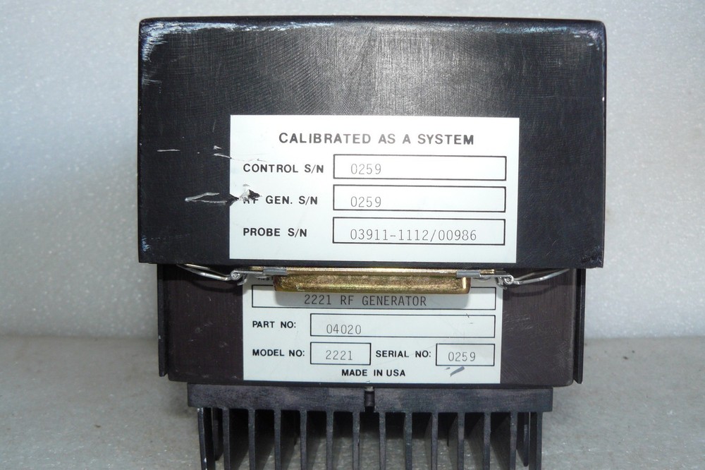 UTI INSTRUMENTS 04020 RF GENERATOR MODEL 2221