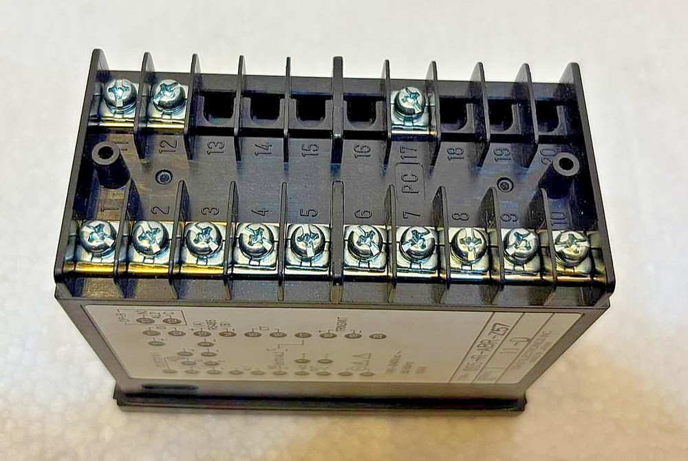 TOHO TTM-005-R-ABR-Z57 DIGITAL TEMPERATURE CONTROLLER TTM-005