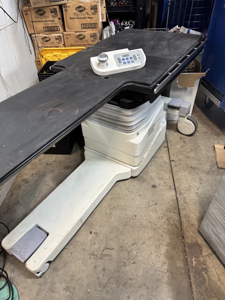 GE Apix CV Imaging table