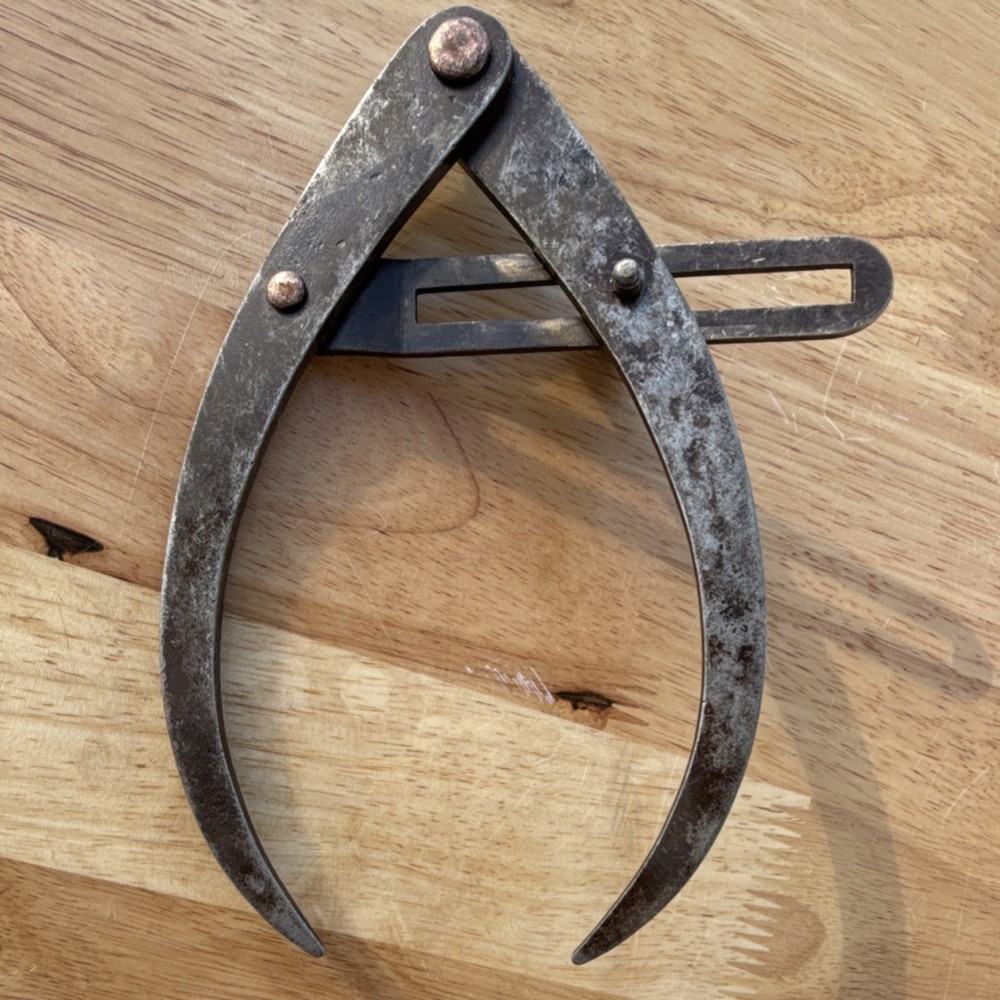 Vintage Outside Lock Joint Caliper Divider Adjustable Iron Tool