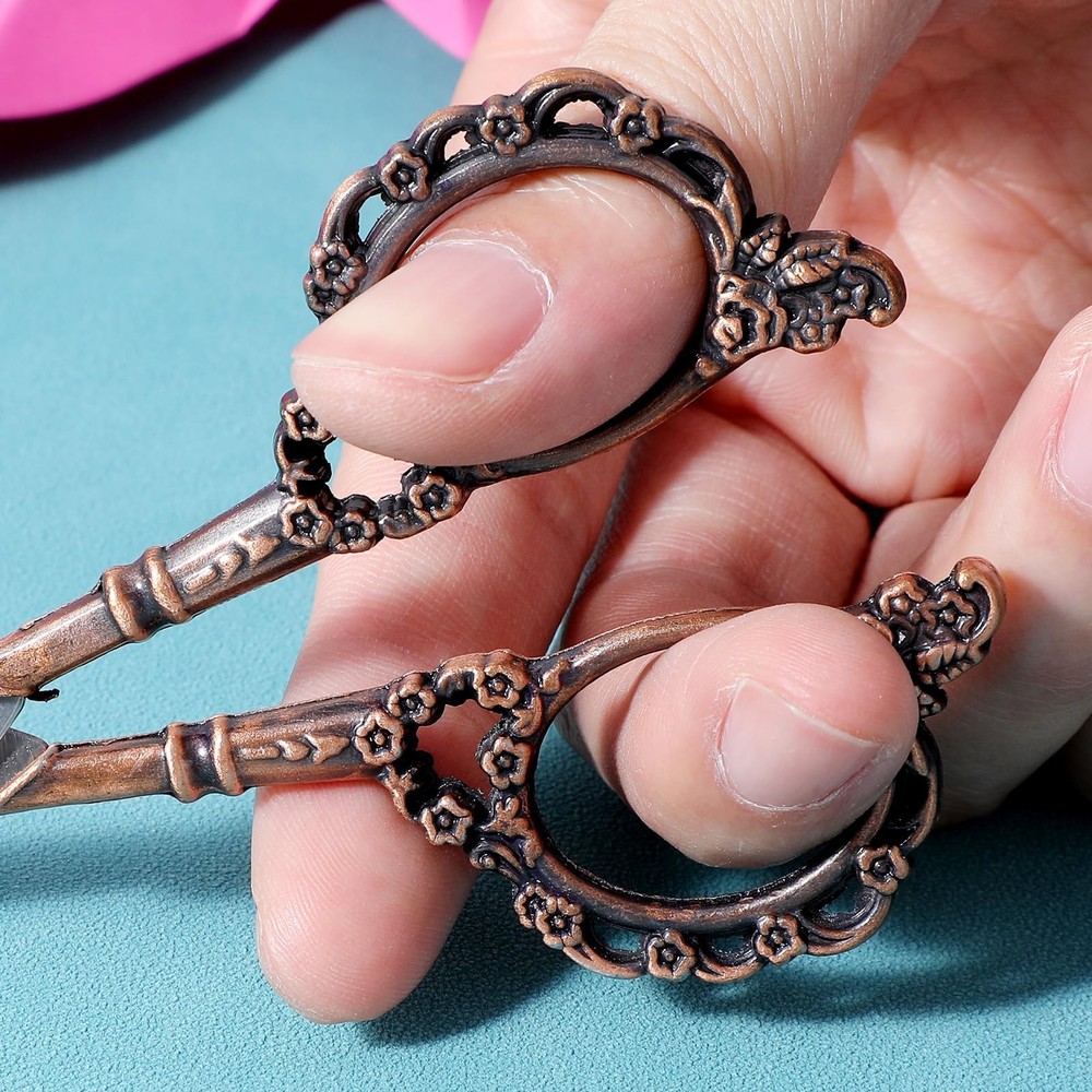 2 Pcs Pretty Embroidery Scissors Small Crochet Thread Scissors