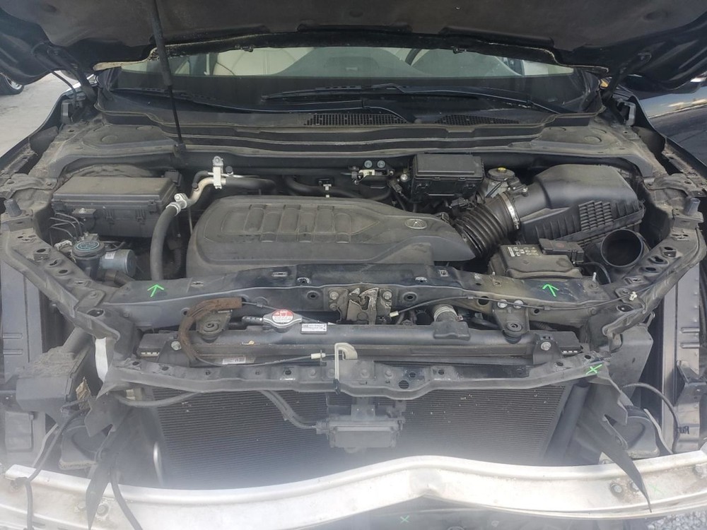 MDX 2017 Glove Box 4694809