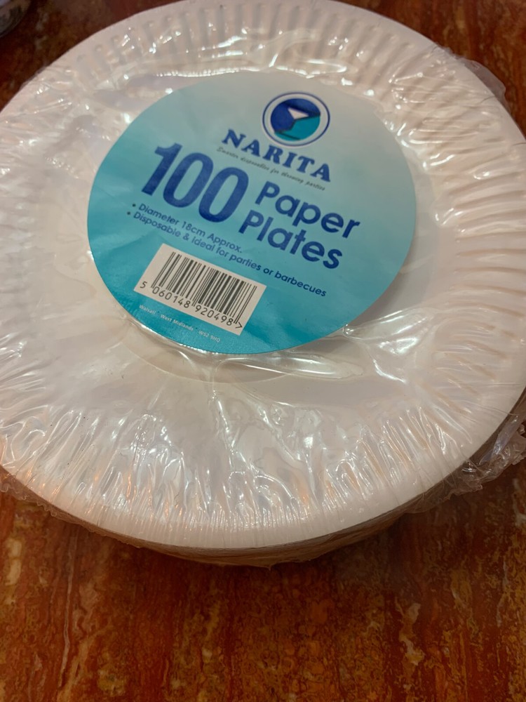 100 paper plates diameter 18cm approximately
