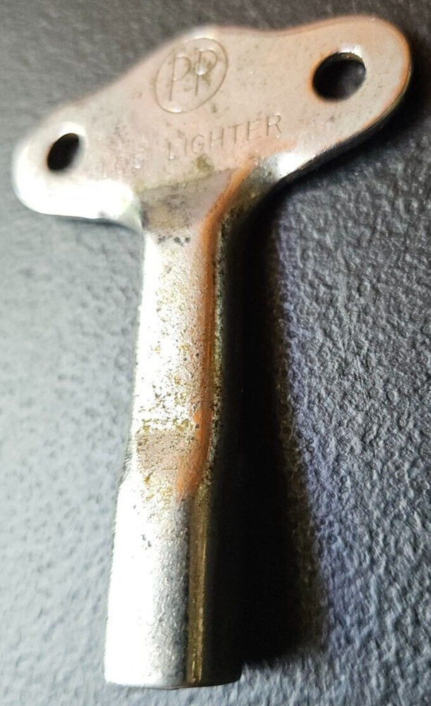 PP LOG LIGHTER. METAL KEY.