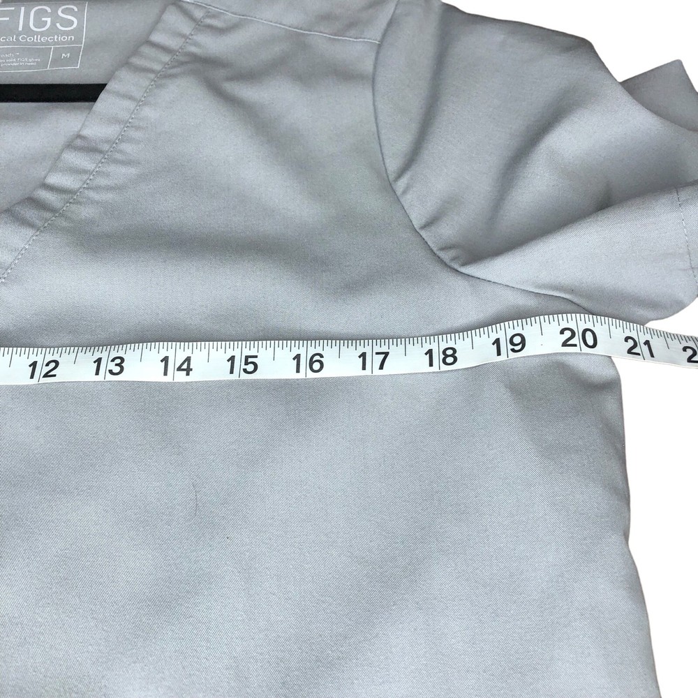 FIGS Technical Collection Casma Scrub Top Women’s Size Medium Gray Comfort