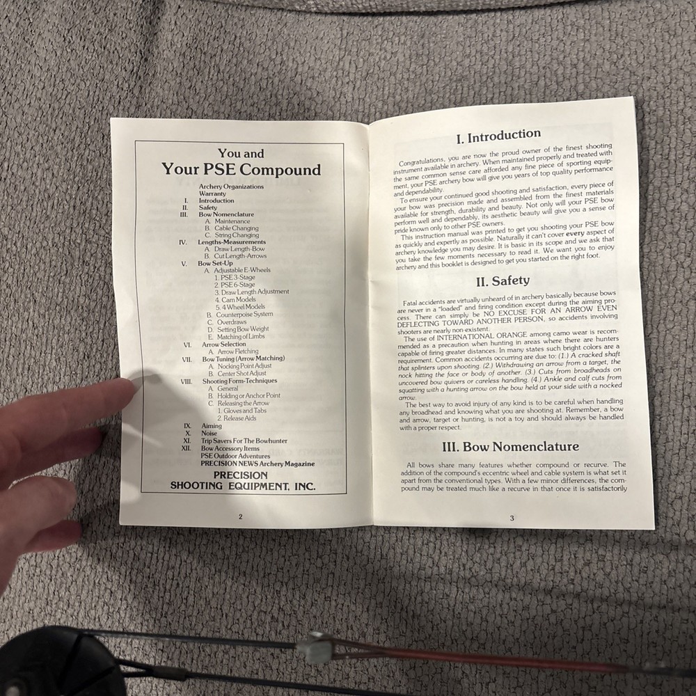 PSE Elite Graphite Compound Bow RH Cobra Sights With Manuals