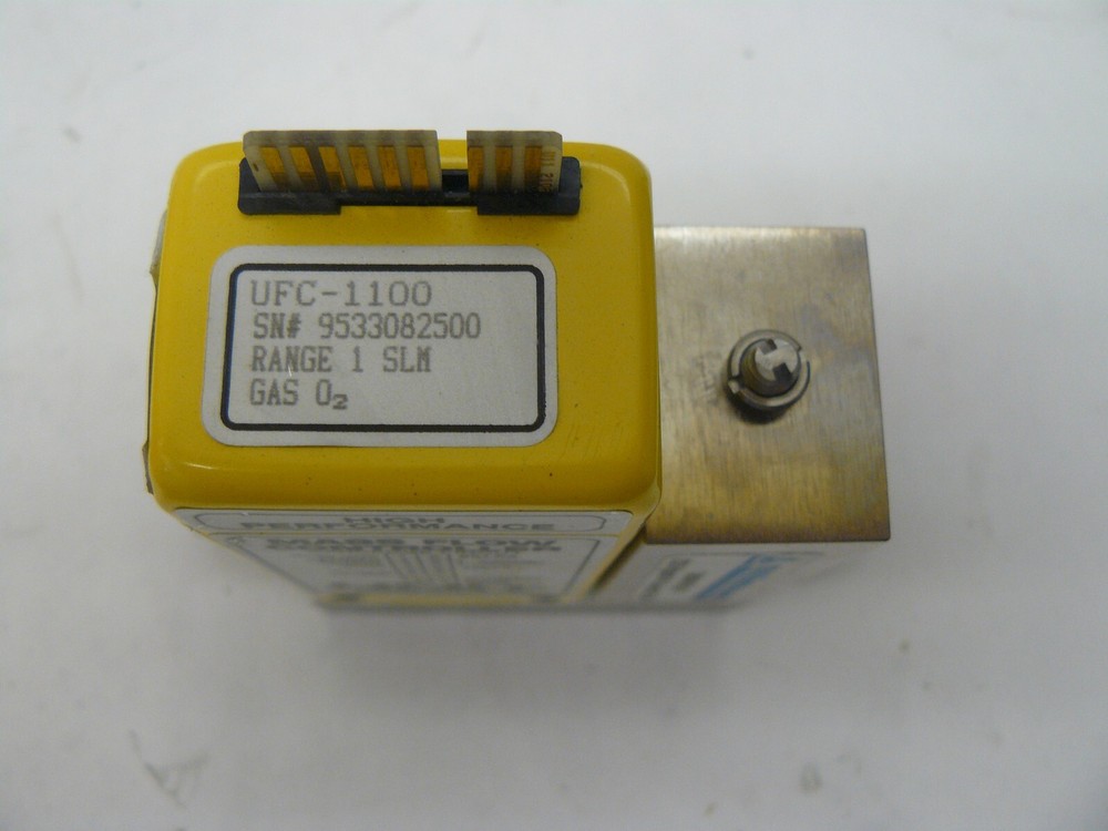 Unit Instruments UFC-1100 mass flow controller range 1 SLM gas O2