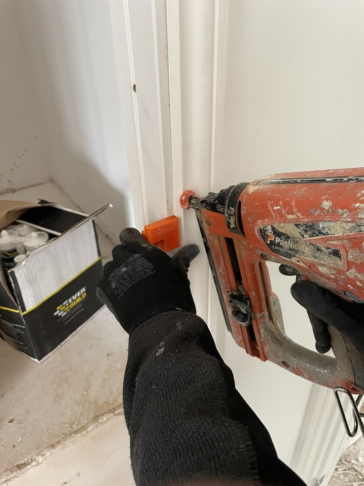 Quick And Accurate Architrave Measuring & Mounting Tool - 8mm Setback