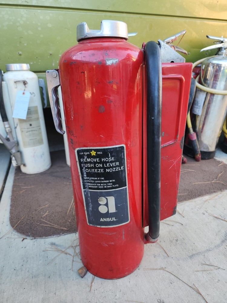 ANSUL 30LB CLASS D FIRE EXTINGUISHER. BLACK POWDER. FOR SPECIALIZED