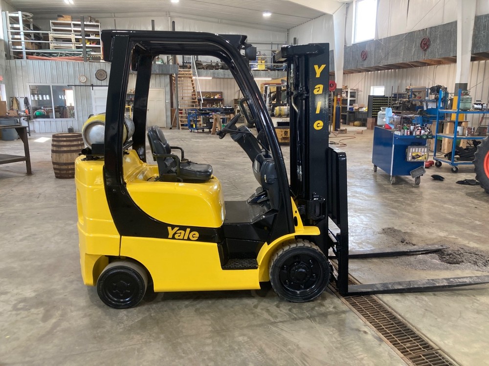 2012 Yale Forklift- Three Stage- Side Shift- 5782hrs- 4750lbs Capacity