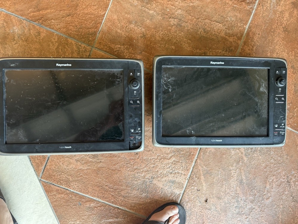 Raymarine E165 Hybrid Touch MFD