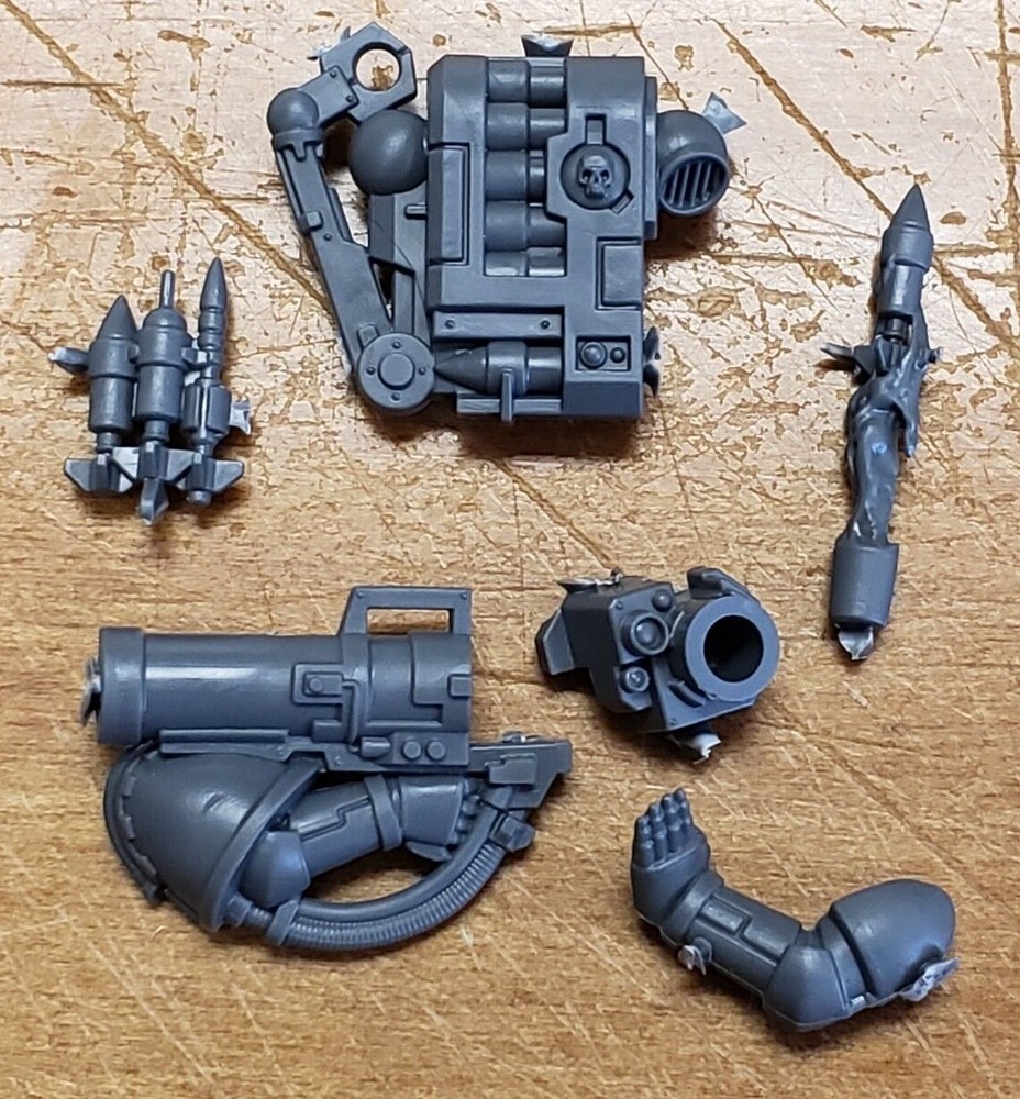 40k Space Marine Bits NDS Devastator Missile Launcher w/ammo