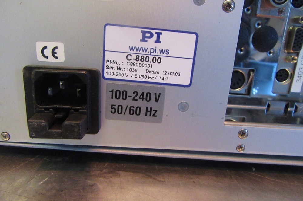 P63 PHYSIK INSTRUMENTS PI DIGITAL PIEZO CONTROLLER C-880-00 / C880B0001