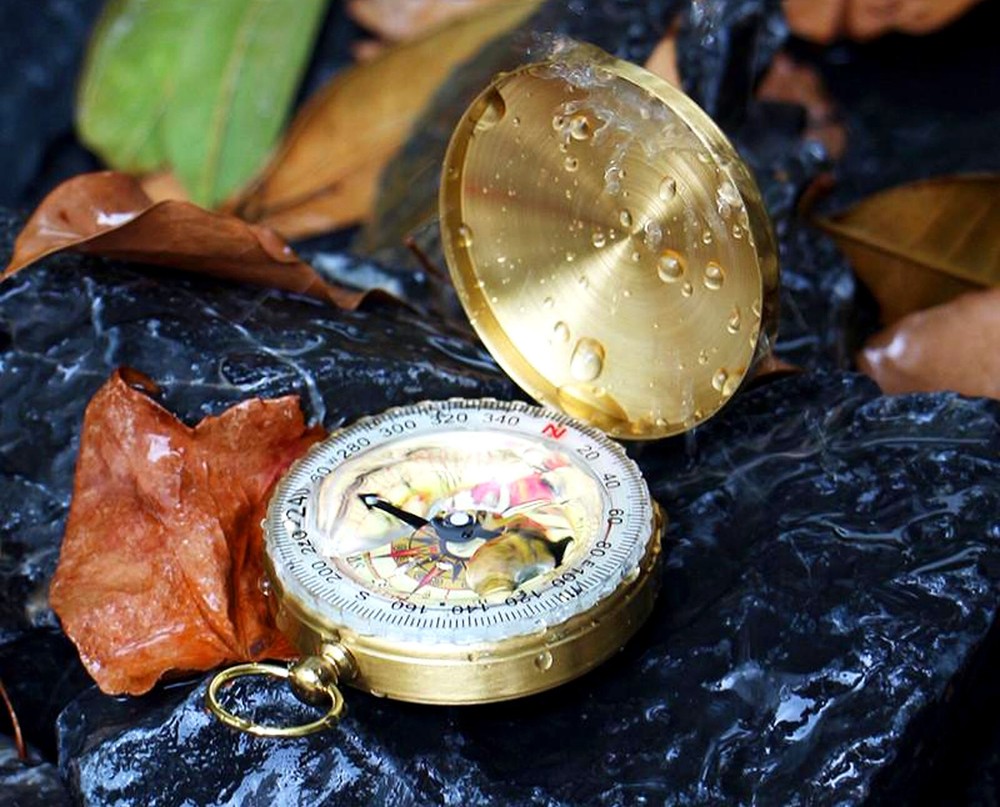 Camping compass classic style