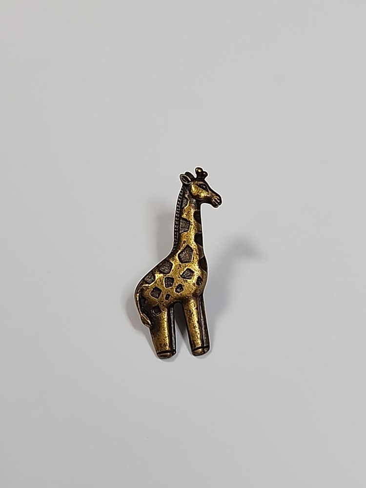 JJ Jonette Giraffe Lapel Pin