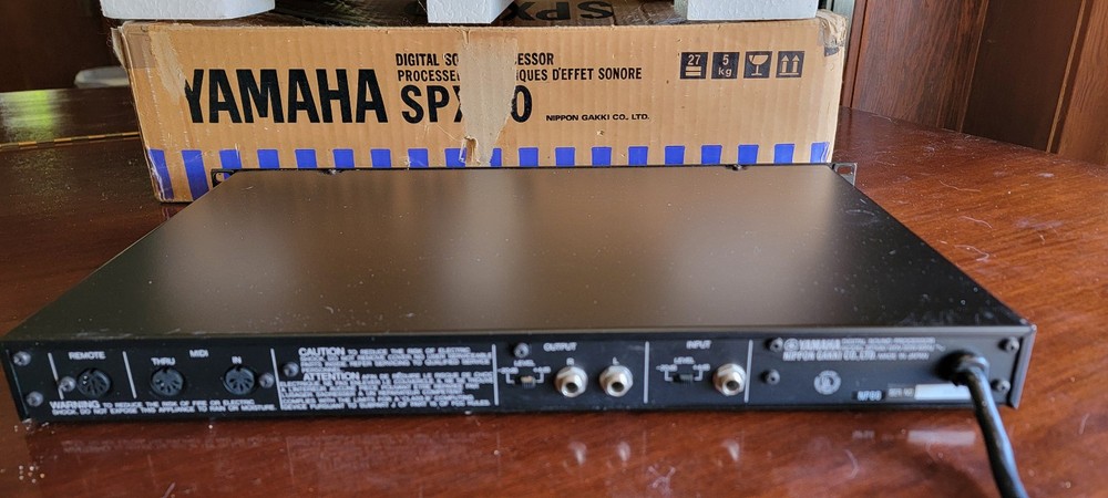 Yamaha SPX90 Digital Multi-Effects Processor w/ Original Box Manual - Powers On