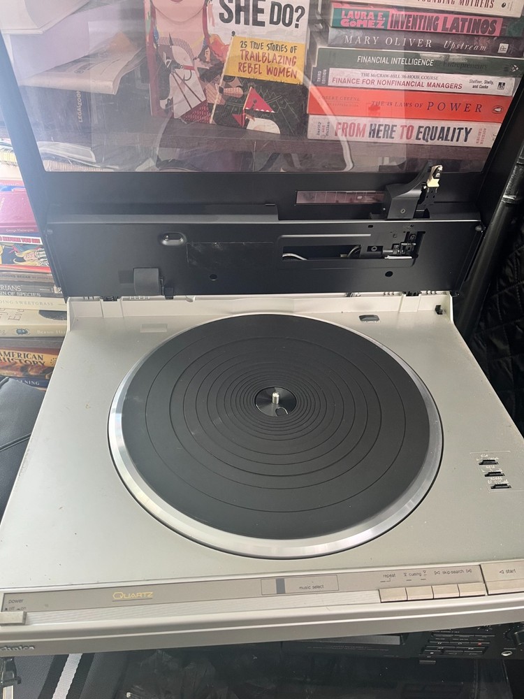 Technics SL-L2 DJ Turntable - Silver linear tracking turntable