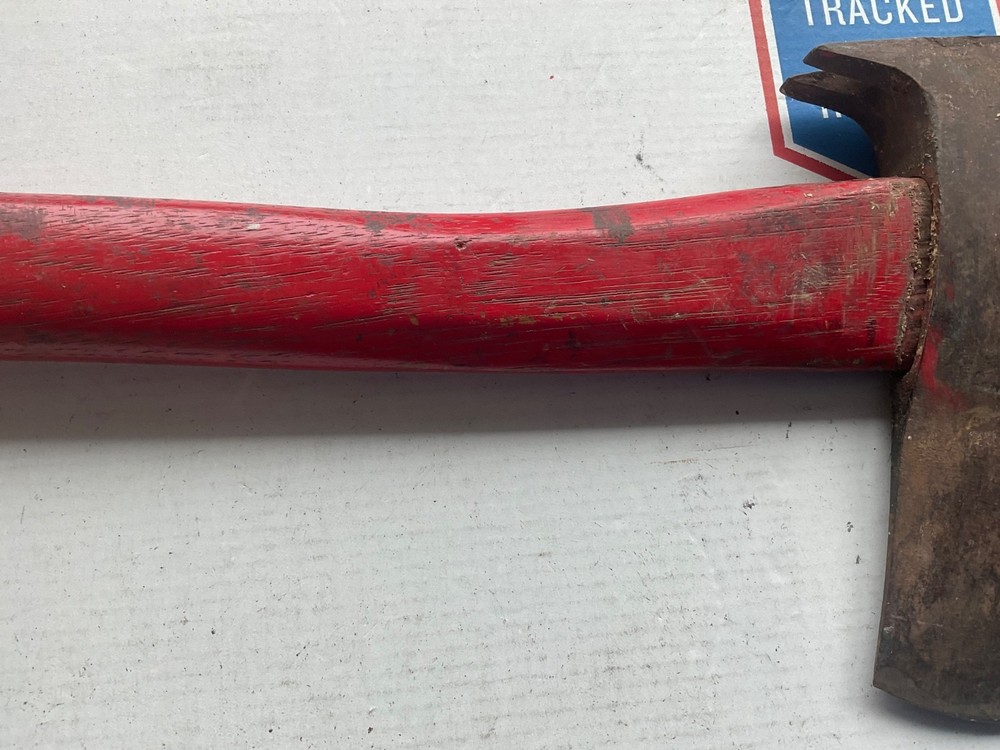 TRUE TEMPER TOMMY AXE with Nail Puller