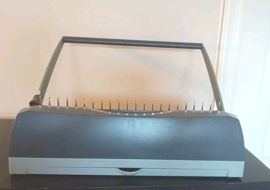 GBC CombBind C75 Manual Binding Machine Pre-owned, Combs Included