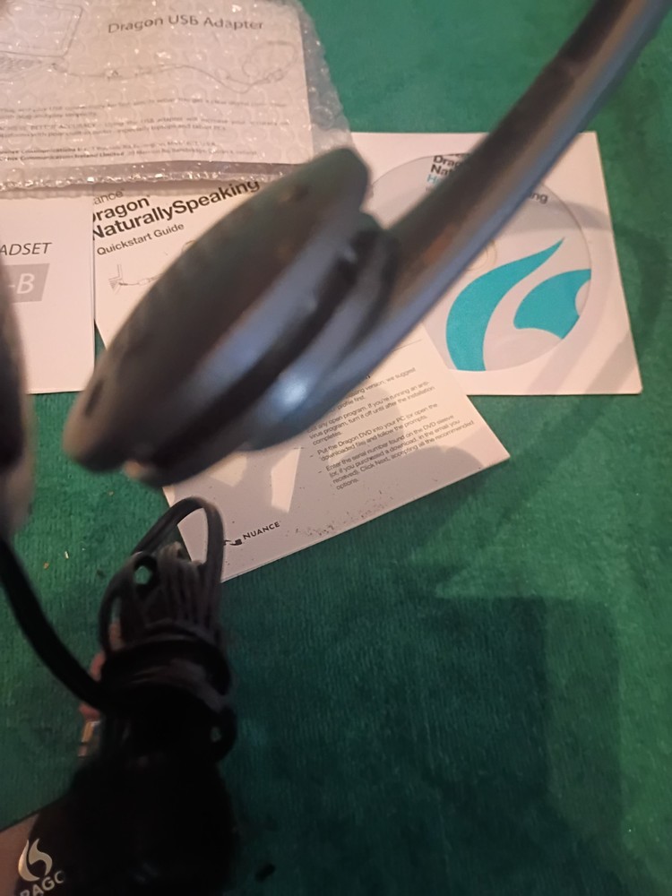 NUANCE dragon NATURALLY SPEAKING home 13 SPEECH RECOGNITION SOFTWARE, Headset/CD