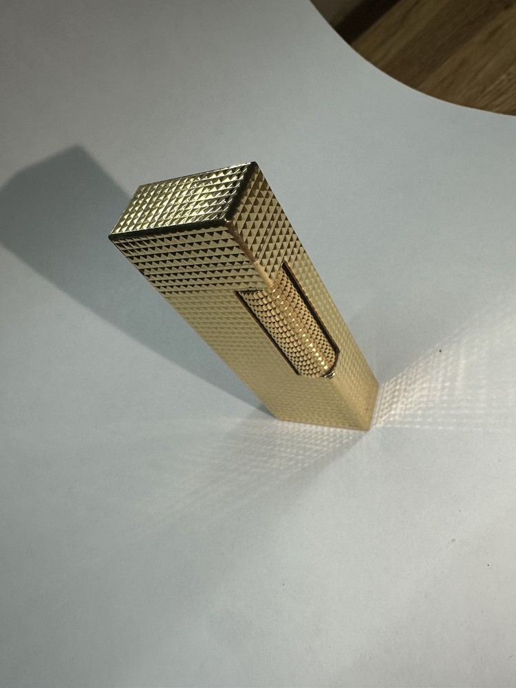 Dunhill Plaque D'Or - Exquisite Cigarette Lighter in Good Condition