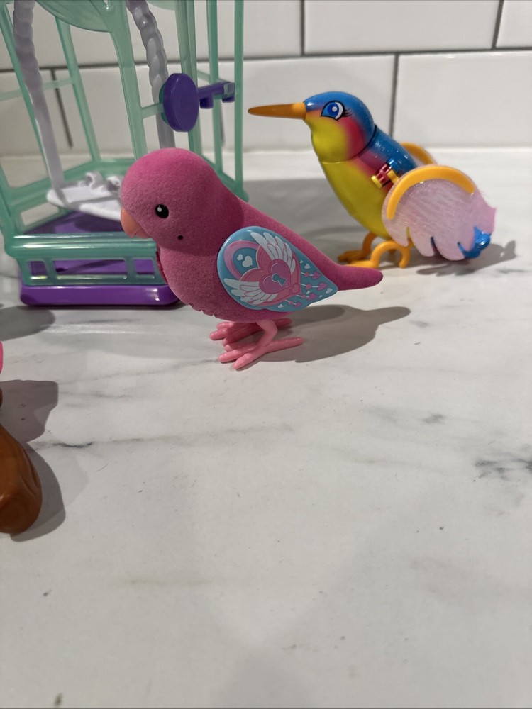 Little Live Pets 3 Lil’ Birds & Cage
