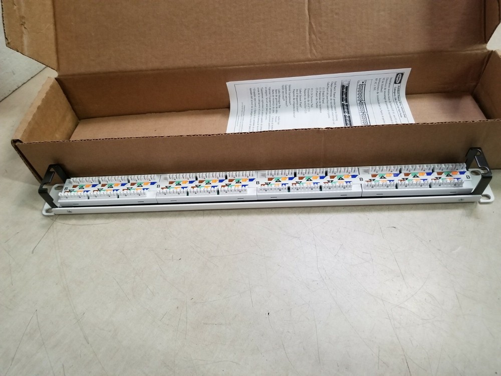 HUBBELL HP5E24W PATCH-PANEL CAT5E 24 PORT UNI, WHITE