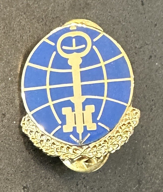US Army Intelligence and Security Command DUI Lapel Pin Clutch Back Medal