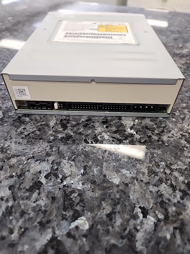 Samsung SW-240 CD-Rewritable Drive