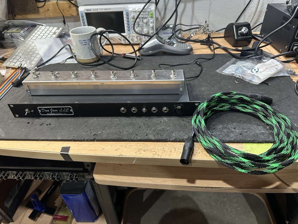 Dan Jam 8 Channel True Bypass 8 Channel Rack Effects Switcher