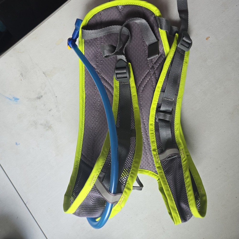 Camelbak Hydration Backpack 50 Oz./ 1.5L Black Hydrobak