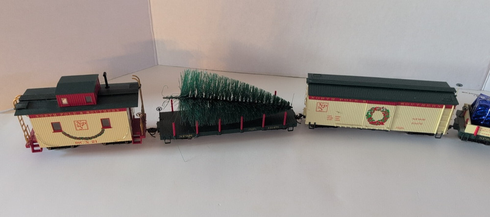 Bachmann On30 Complete Christmas Train Set NEW
