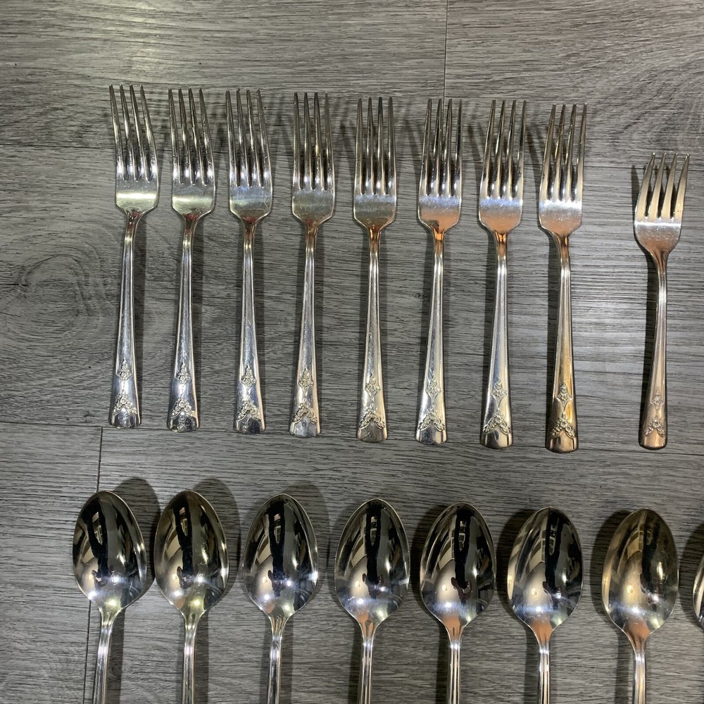 Vintage MINUET Silver Plate Flatware Set 42 Pieces (7 settings +)