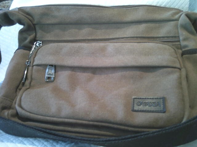 A Very Nice Ovakia Messenger bag ( please read )