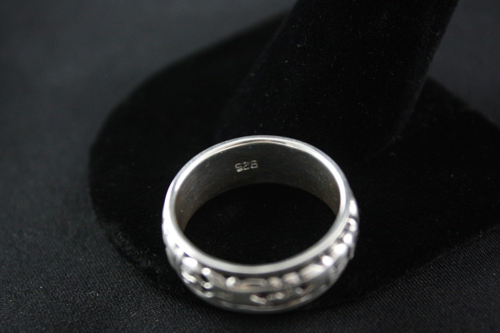 .925 Sterling Silver Spinner Ring Claddagh Celtic