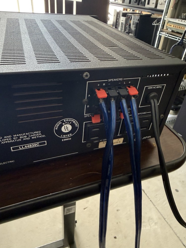 The Carver Receiver HR-752 Nice