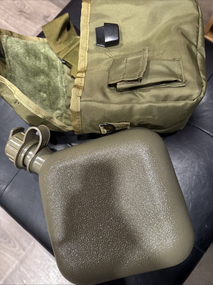 Canteen With Carrying Case NEW