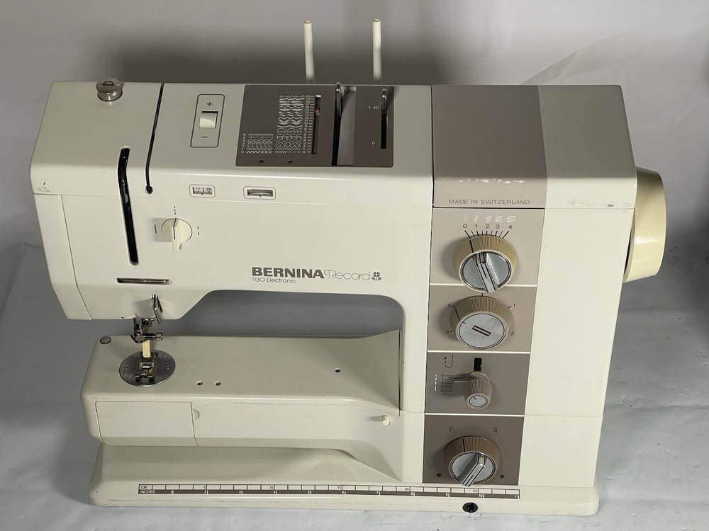 BERNINA Record 930 Electronic Sewing Machine UNTESTED